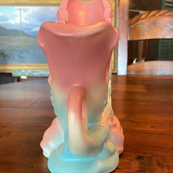 Vintage 1940s Hull Pottery Blue/Pink Bow Cornucopia & Vase - Picture 4 of 16